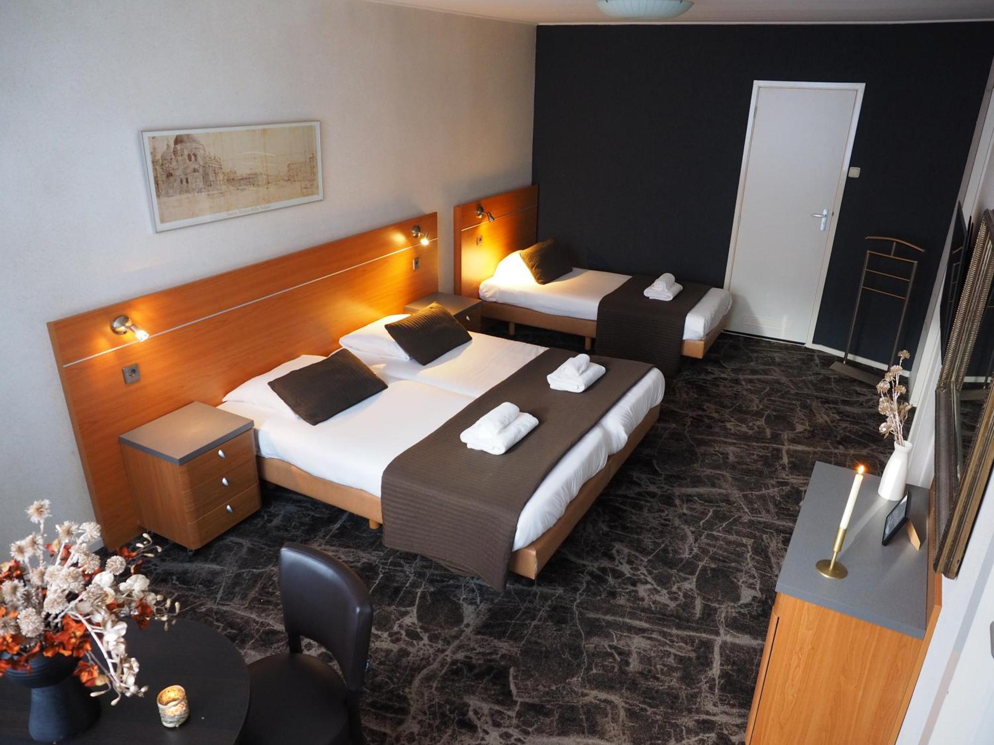 Hotel 'T Anker Леэварден Экстерьер фото