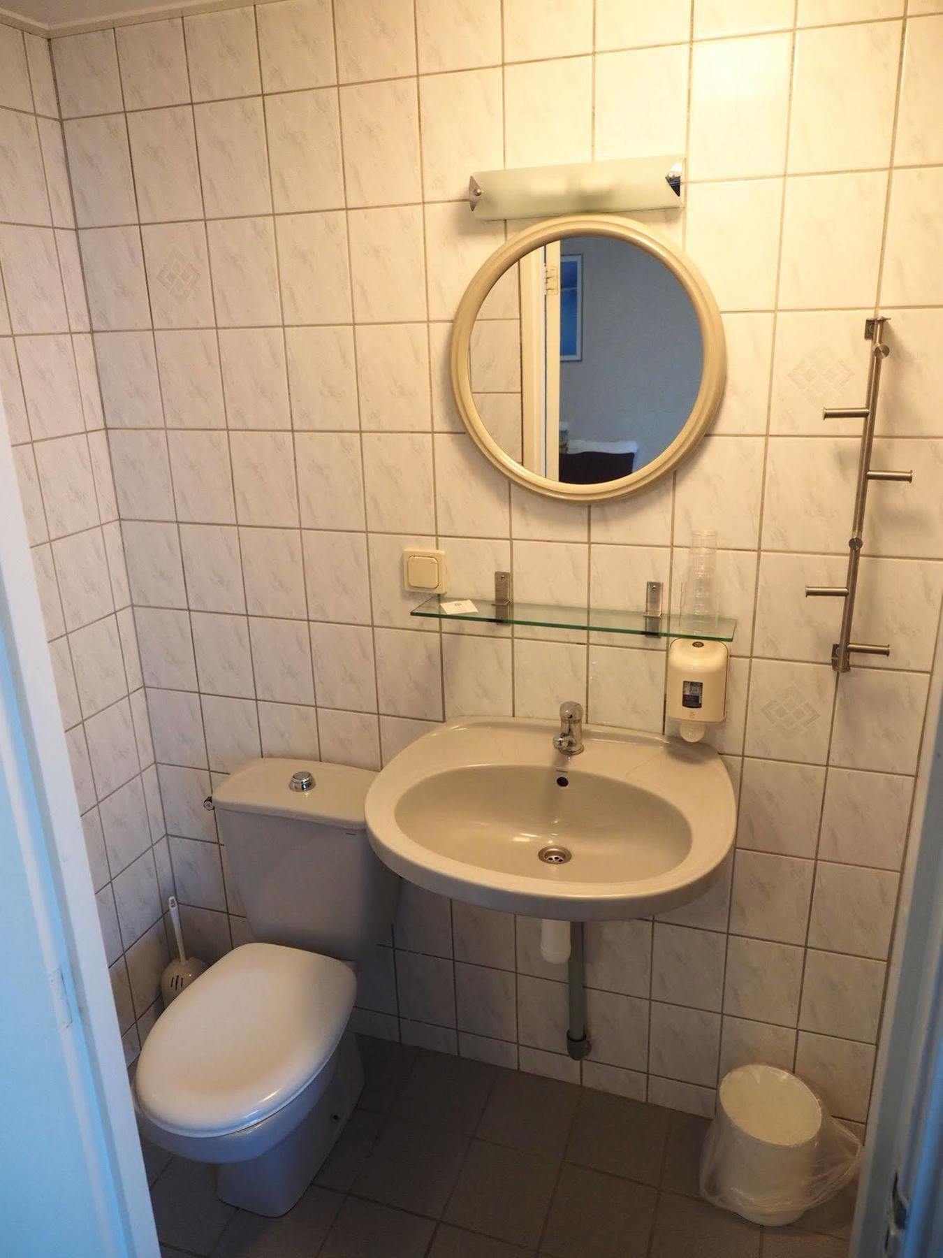 Hotel 'T Anker Леэварден Экстерьер фото