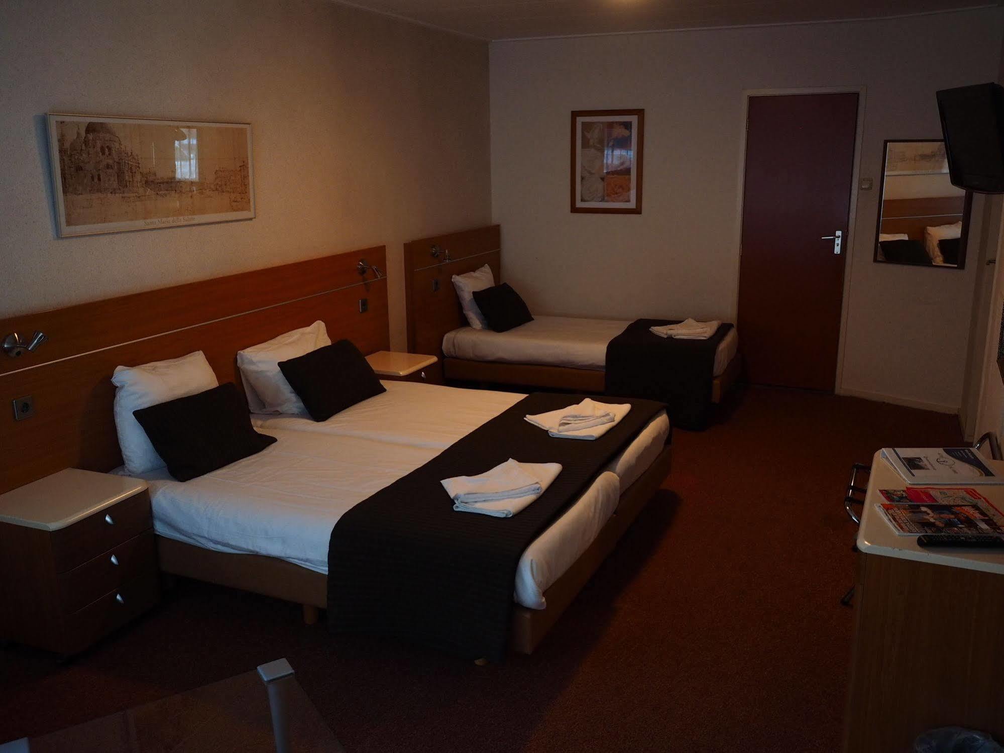 Hotel 'T Anker Леэварден Экстерьер фото